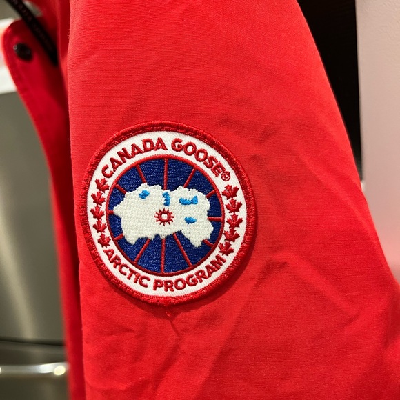 SOLDCanadagoose Trillium Parka - Picture 5 of 13